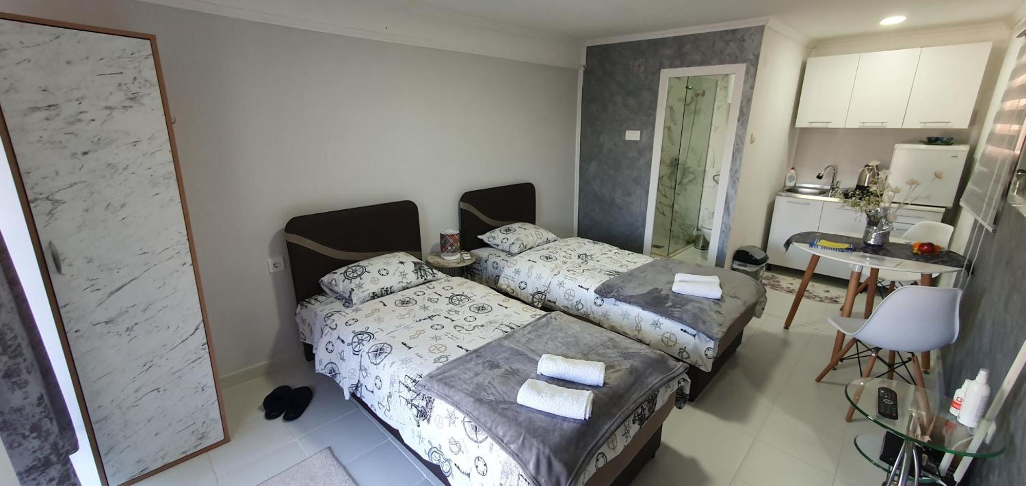 Cozzy Apartment Near The Aiport Podgorica Exterior photo